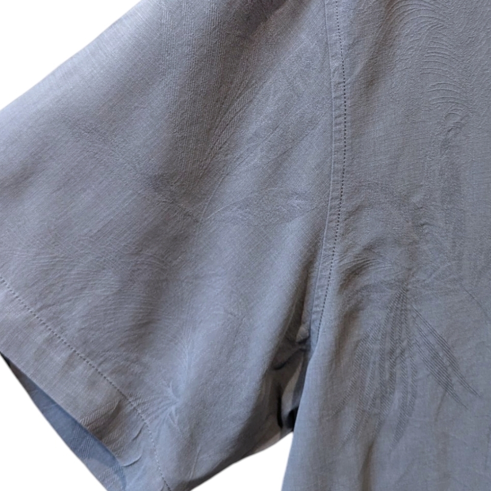 Tommy Bahama Grey Embossed Botanical Print Silk Short Sleeve Shirt (XL) - Picture 4 of 5